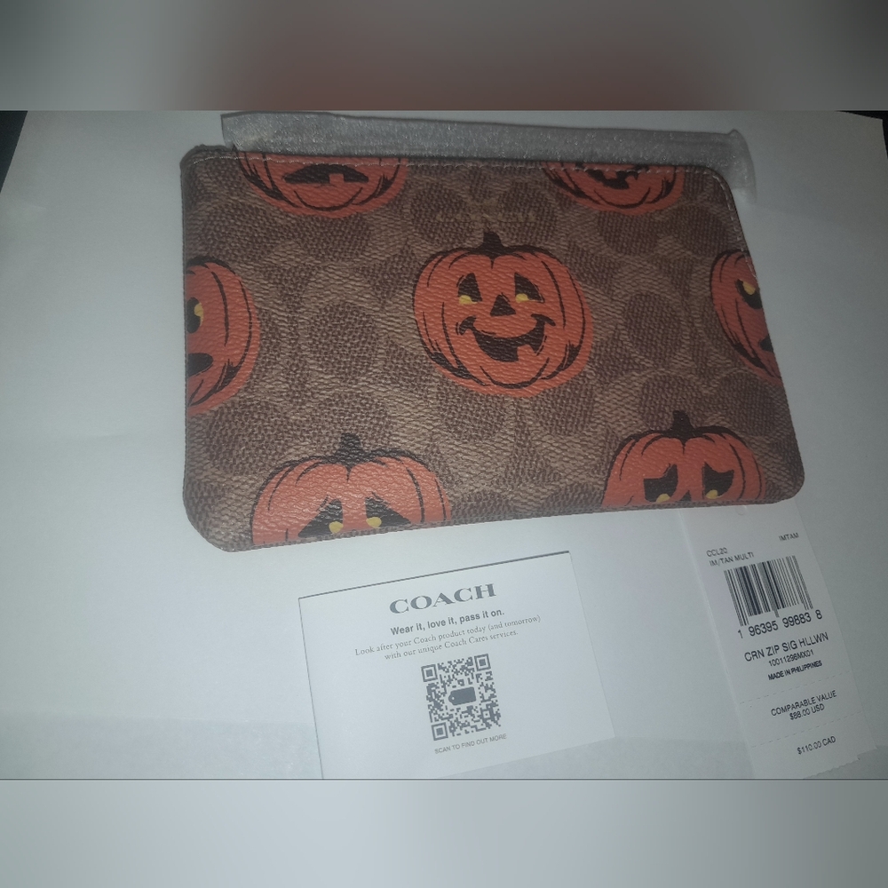 New Coach Pumpkin Print Wristlet NWT Great For Halloween - Picture 2 of 5